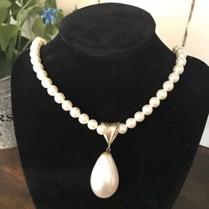 Vintage Sarah Coventry Pearl Necklace w/Pearl Drop Pendant